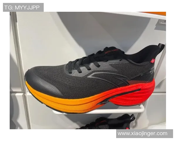 足球鞋与跑鞋的区别与选择指南助你找到最适合的运动装备 足球鞋与跑鞋的区别与选择指南助你找到最适合的运动装备